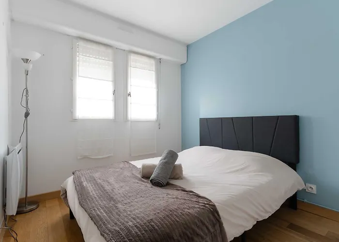 Daire 3 Bedroom With Garden And Swimming Pool Deauville