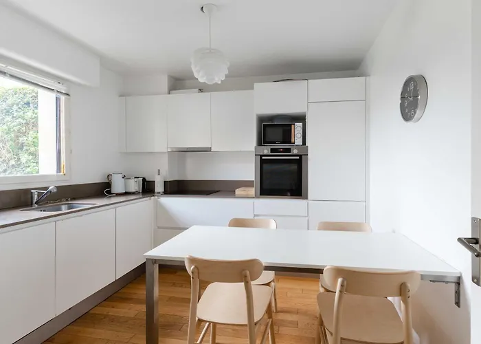 3 Bedroom With Garden And Swimming Pool Daire Deauville