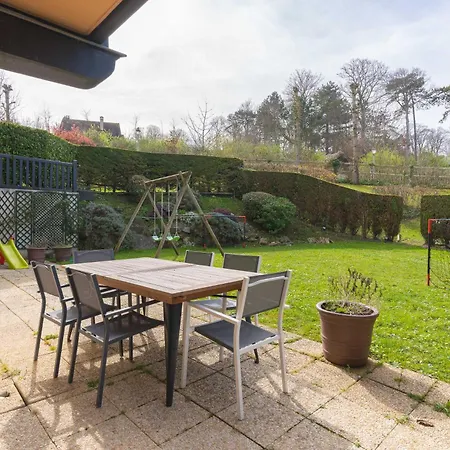 Apartment 3 Bedroom With Garden And Swimming Pool *