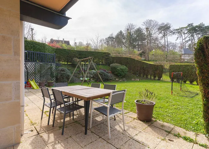 Apartment 3 Bedroom With Garden And Swimming Pool *